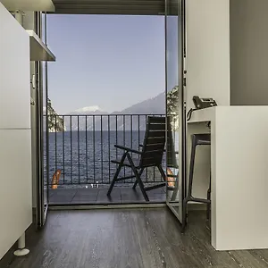Campione Univela Rooms & Beds - Private Beach Hostel